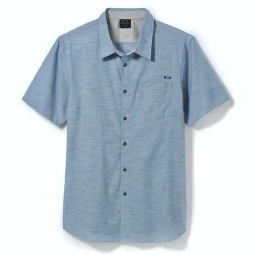 Oakley XXL Tall Blue Chambray Button Up Shirt Men’s Short Sleeve Casual